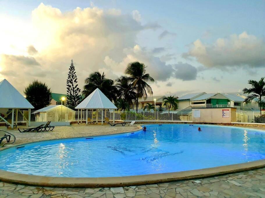 T3, Piscine, Plages Et Commerces A Pieds Sur La Marina Saint-Francois  Extérieur photo